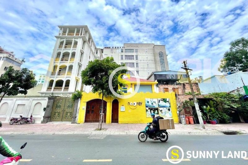 CHO THUÊ NHÀ MẶT TIỀN 15M TRUNG TÂM QUẬN 3