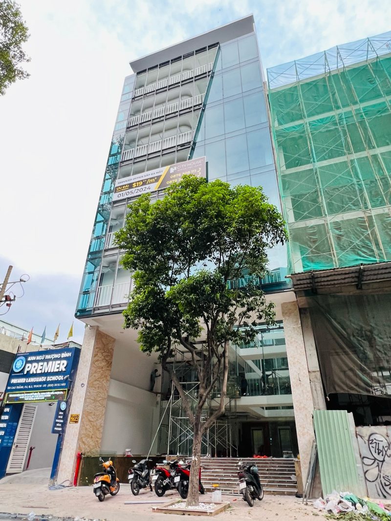 Cho thuê nhà mặt tiền số 102 đường Cao Thắng, Phường 4, Quận 3, Hồ Chí Minh