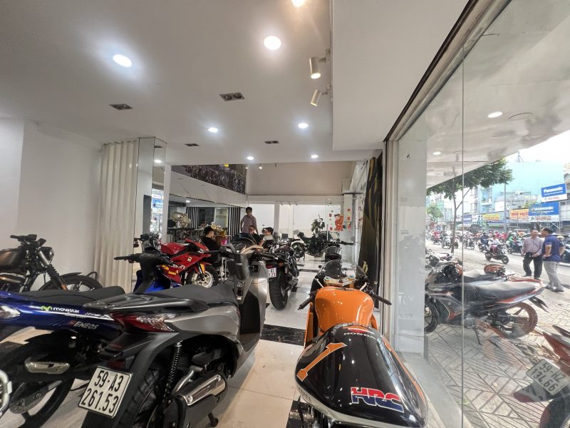 Cho thuê nhà mặt tiền số 715-717 đường 3/2, Phường 6, Quận 10, Hồ Chí Minh.
