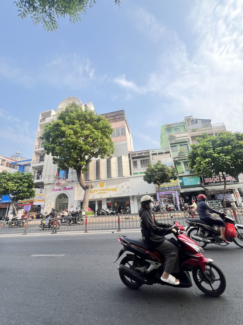 Cho thuê nhà mặt tiền số 715-717 đường 3/2, Phường 6, Quận 10, Hồ Chí Minh.