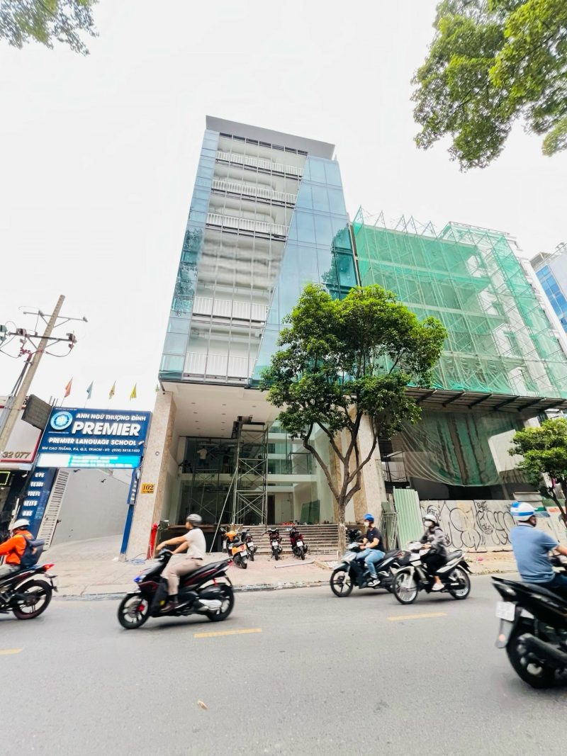 Cho thuê nhà mặt tiền số 102 đường Cao Thắng, Phường 4, Quận 3, Hồ Chí Minh