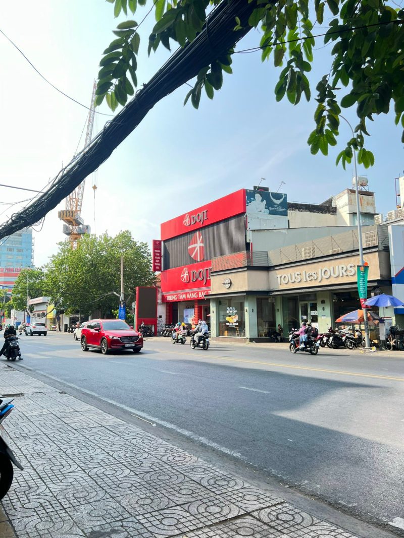 Cho thuê nhà 2 mặt tiền số 163 đường Cách Mạng Tháng Tám, Phường 10, Quận 3, Hồ Chí Minh