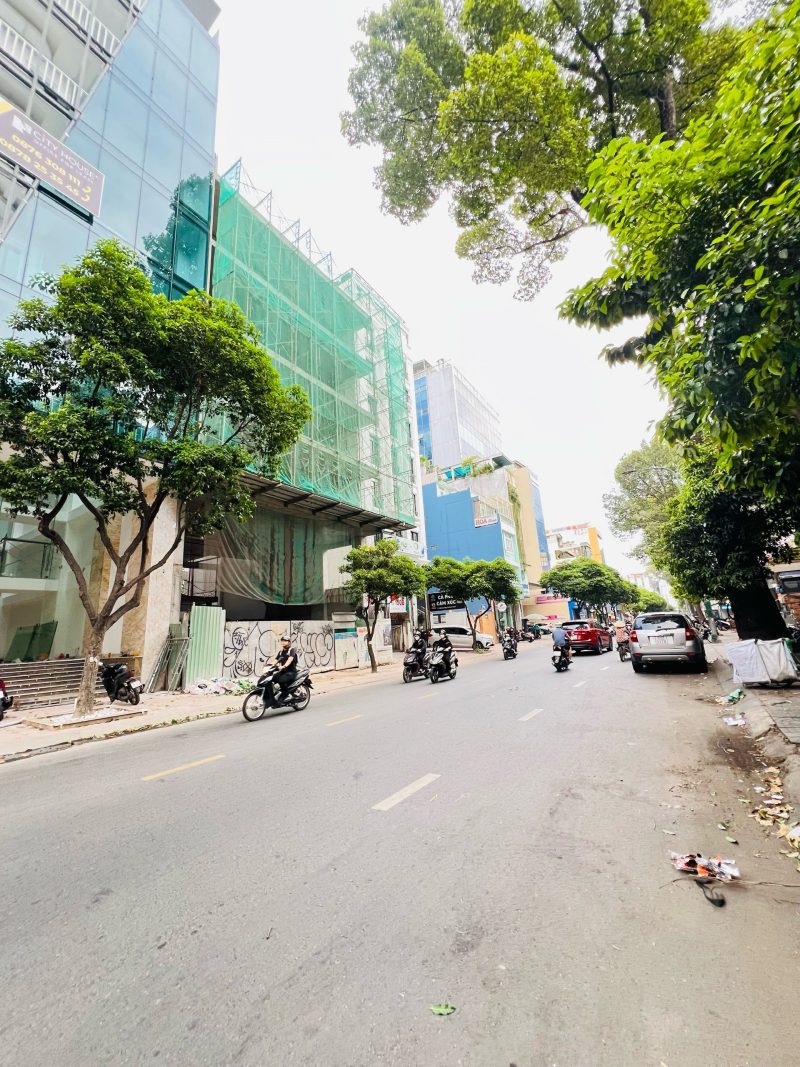 Cho thuê nhà mặt tiền số 102 đường Cao Thắng, Phường 4, Quận 3, Hồ Chí Minh