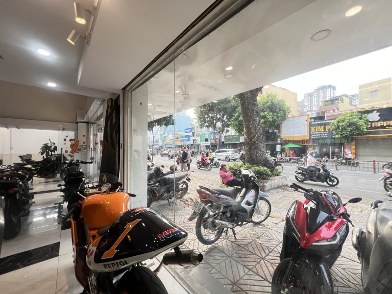 Cho thuê nhà mặt tiền số 715-717 đường 3/2, Phường 6, Quận 10, Hồ Chí Minh.