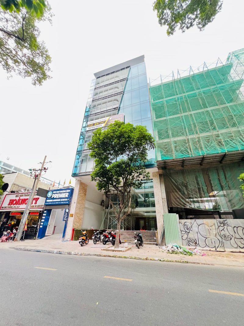 Cho thuê nhà mặt tiền số 102 đường Cao Thắng, Phường 4, Quận 3, Hồ Chí Minh