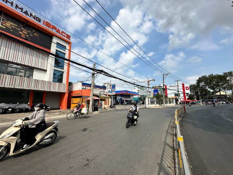 Cho thuê nhà mặt tiền số 240 đường Võ Văn Ngân, phường Bình Thọ, Quận Thủ Đức