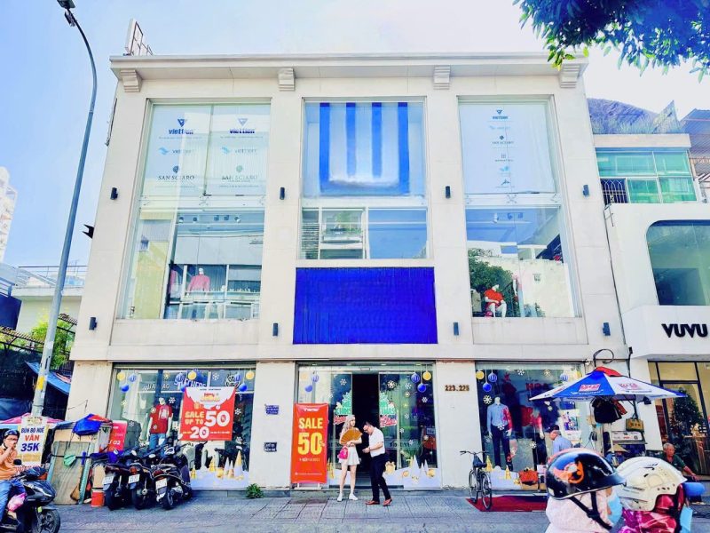 Cho Thuê Nhà Mặt Tiền Số: 223-225-227 Nguyễn Trãi, Phường Nguyễn Cư Trinh, Quận 1, TPHCM.