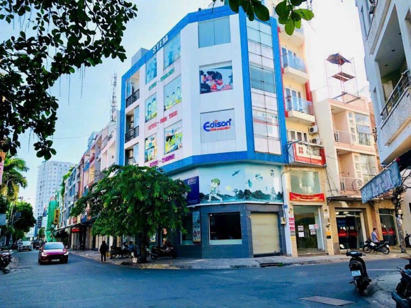 Cho thuê căn góc 2 mặt tiền số 78 đường cù lao- hoa sứ Phường 2 Quận Phú Nhuận