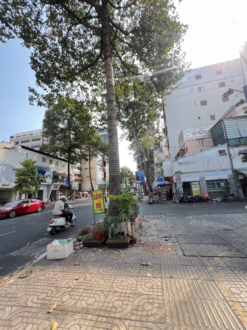 Cho thuê nhà mặt tiền số 306 đường Nguyễn Thị Minh Khai, Phường 5, Quận 3, Hồ Chí Minh