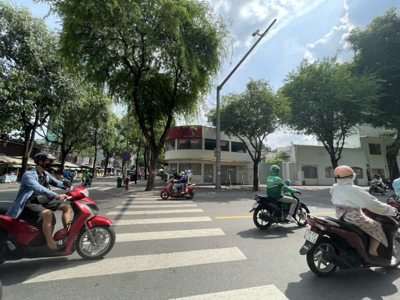 Cho thuê nhà GÓC 2MT số 131-133 đường Hai Bà Trưng, Phường Bến Nghé, Quận 1, Hồ Chí Minh