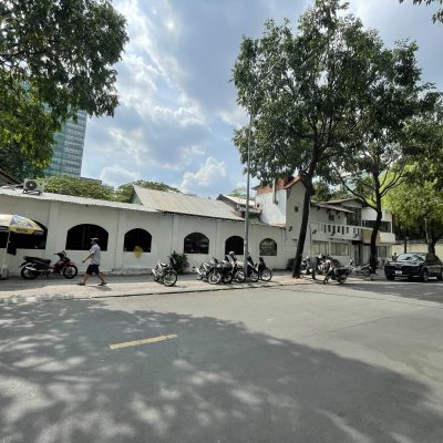 Cho thuê nhà GÓC 2MT số 131-133 đường Hai Bà Trưng, Phường Bến Nghé, Quận 1, Hồ Chí Minh