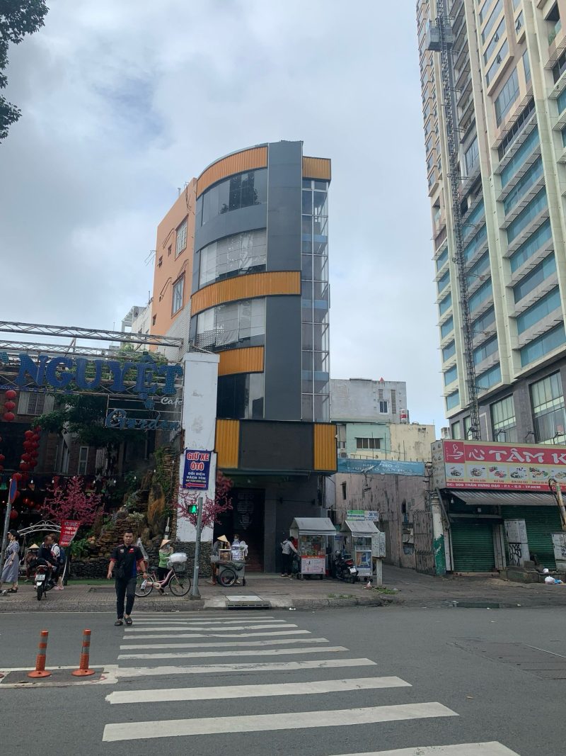 Cho thuê nhà GÓC 2MT số 905 đường Trần Hưng Đạo, Phường 1, Quận 5, Hồ Chí Minh