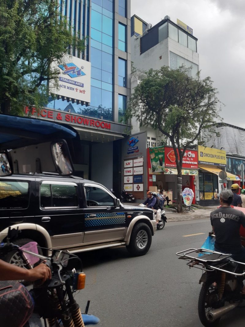 Cho thuê nhà mặt tiền số 856 đường Sư Vạn Hạnh, Phường 13, Quận 10, Hồ Chí Minh
