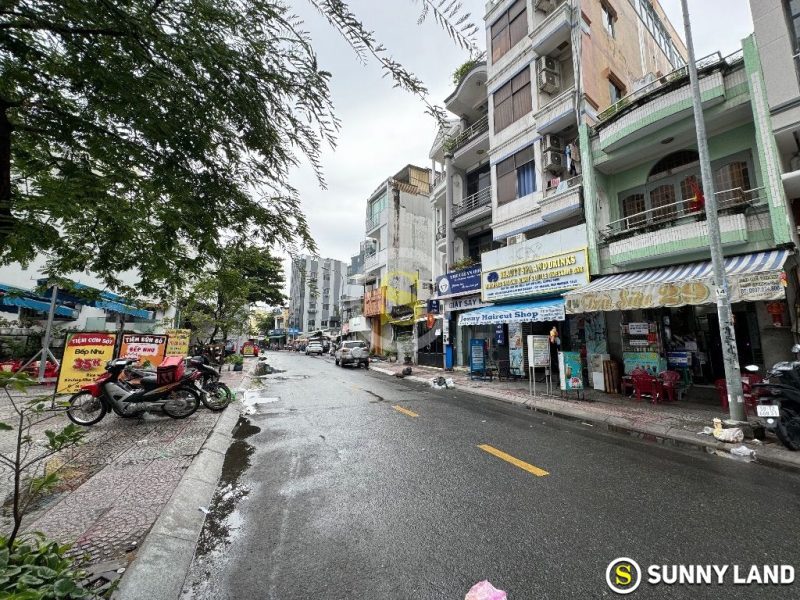 Cho thuê nhà mặt tiền số 31-33 đường Đề Thám, Phường Cô Giang, Quận 1, Hồ Chí Minh
