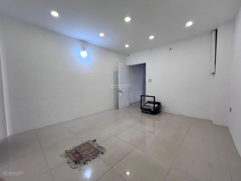 Cho thuê nhà mặt tiền số 10 đường Hoa Sữa, Phường 10, Quận Phú Nhuận, Hồ Chí Minh