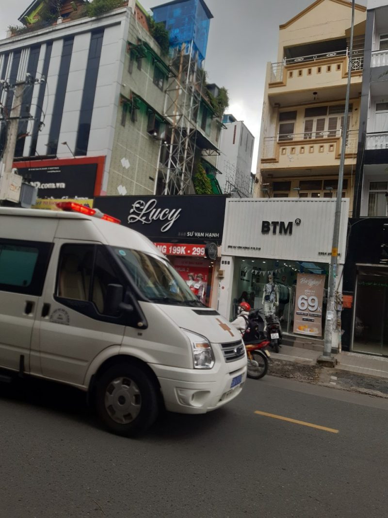 Cho thuê nhà mặt tiền số 856 đường Sư Vạn Hạnh, Phường 13, Quận 10, Hồ Chí Minh