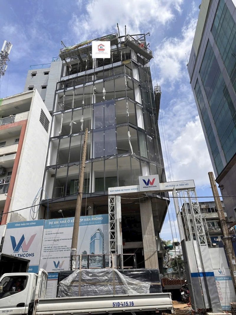Cho Thuê Toà Nhà Góc 2MT Số:  84 Huỳnh Văn Bánh, Phú Nhuận
