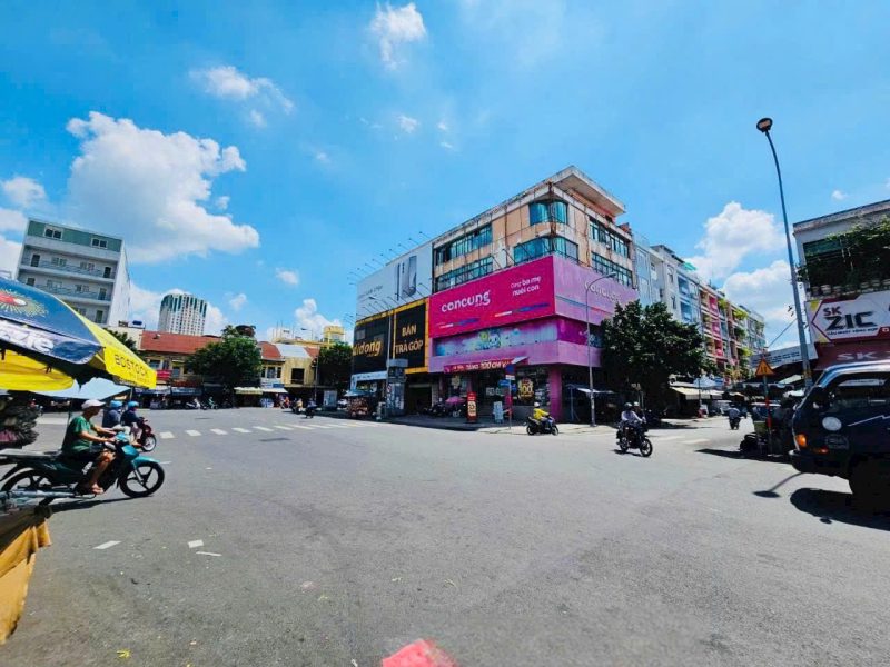 Cho thuê nhà GÓC 2MT số: 37A-37B Nguyễn Thị Nhỏ, Phường 2, Quận 6 - Diện tích: 11x15m