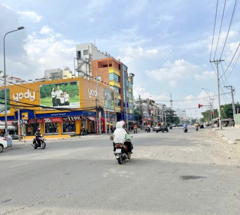 Cho thuê nhà mặt tiền số 122-124-126-128 đường Cao Lỗ, Phường 4, Quận 8, Hồ Chí Minh