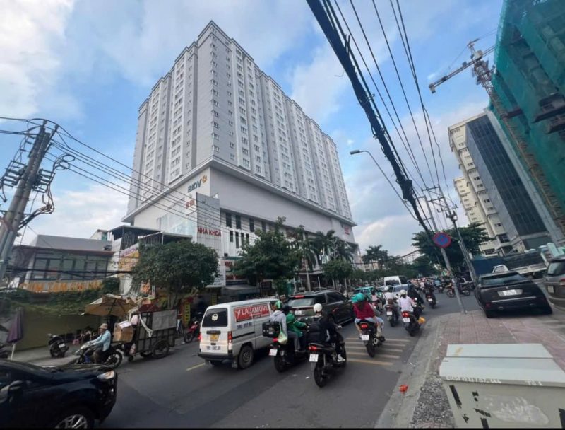 Cho thuê nhà GÓC 2 Mặt tiền 200-202 Nguyễn Xí phường 26, Quận Bình Thạnh.