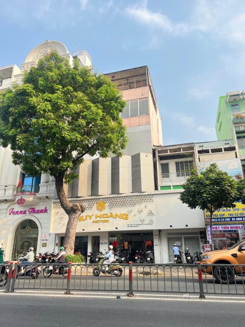 Cho thuê nhà mặt tiền (Ngang 14m) đường 3/2, Phường 6, Quận 10, Hồ Chí Minh.