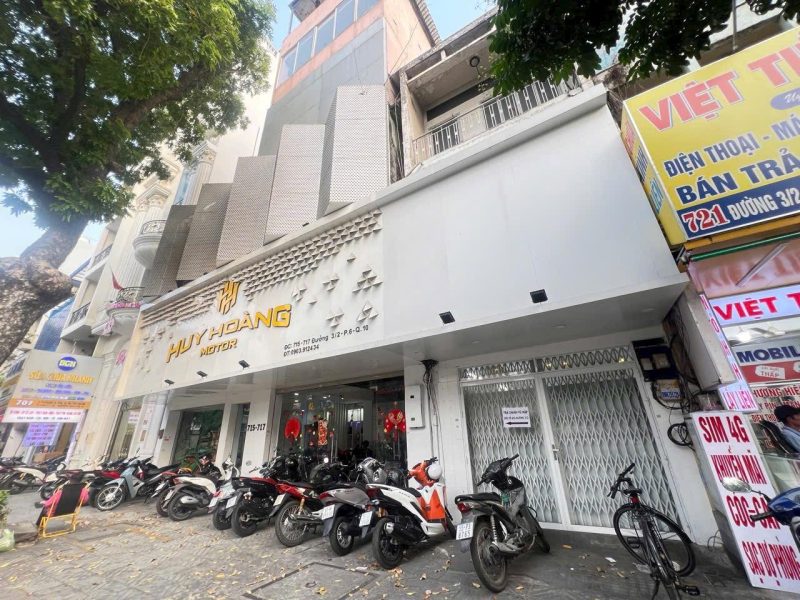 Cho thuê nhà mặt tiền (Ngang 14m) đường 3/2, Phường 6, Quận 10, Hồ Chí Minh.