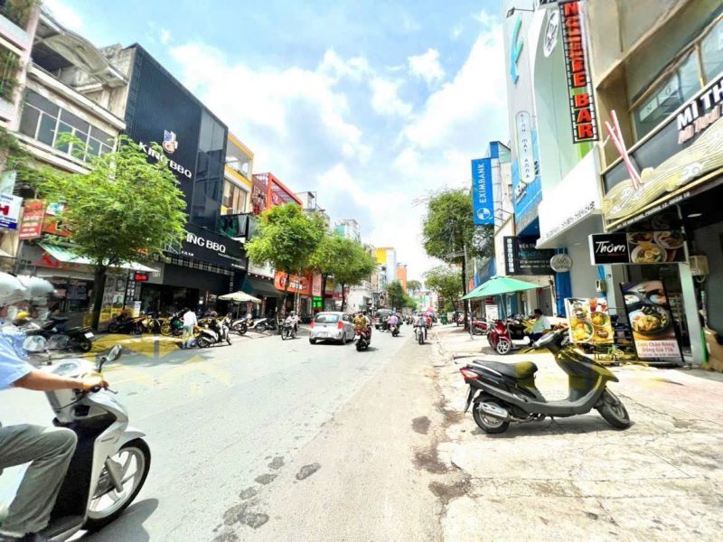 Cho thuê toà nhà mặt tiền số 722 đường Sư Vạn Hạnh, Phường 12, Quận 10, Hồ Chí Minh