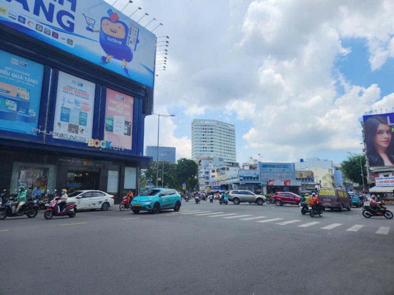 Cho thuê nhà mặt tiền (Ngang 10M) đường Cống Quỳnh, Phường Nguyễn Cư Trinh, Quận 1, Hồ Chí Minh