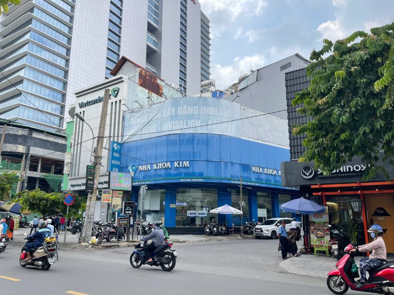 Cho thuê nhà GÓC 2MT số 285 đường Cách Mạng Tháng Tám, P.12, Quận 3