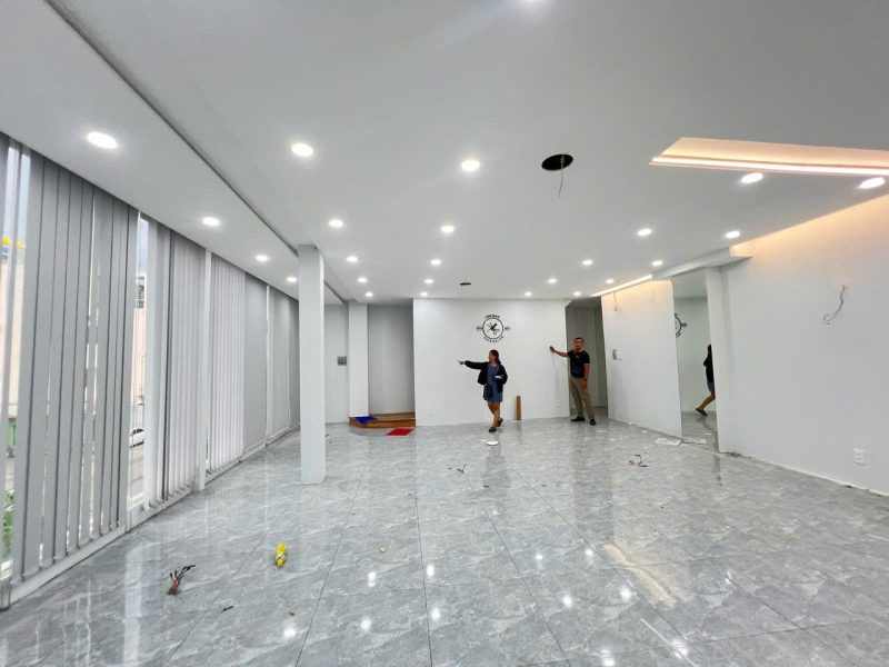 Cho thuê nhà GÓC 2MT số: 283-285 đường Nguyễn Đình Chiểu, Phường 5, Quận 3, Hồ Chí Minh