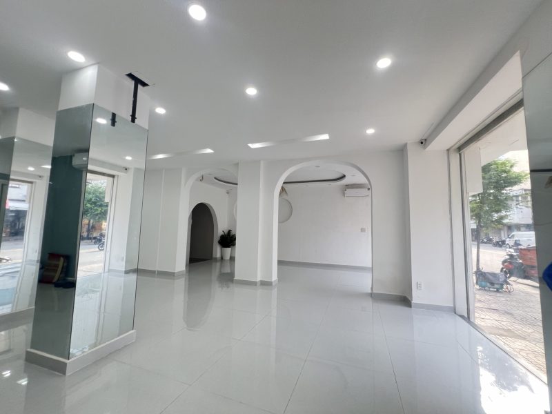 Cho thuê nhà mặt tiền số: 335-337 đường Võ Văn Tần, Phường 5, Quận 3
