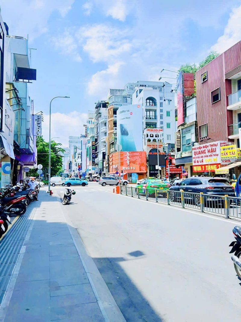 Cho Thuê Nhà Mặt Tiền Số: 216 Hai Bà Trưng, Phường Tân Định, Quận 1, TPHCM