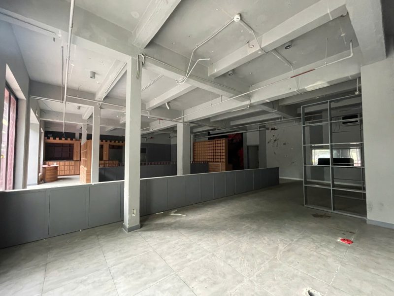 Cho thuê nhà góc 3 mặt tiền số: 120 đường Lý Thái Tổ, Phường 2, Quận 3,