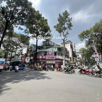 [𝙈𝘼̣̆𝙏 𝘽𝘼̆̀𝙉𝙂 𝙆𝙄𝙉𝙃 𝘿𝙊𝘼𝙉𝙃]  - Địa chỉ: nhà góc 2 mặt tiền 46-48 Nguyễn Trãi, Phường 3, Quận 5, Hồ Chí Minh