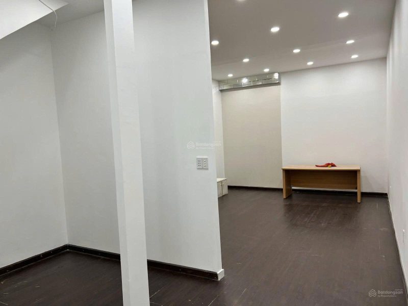 Cho thuê nhà mặt tiền số 396 Nguyễn Thị Minh Khai, Phường 10, Quận 3, Hồ Chí Minh