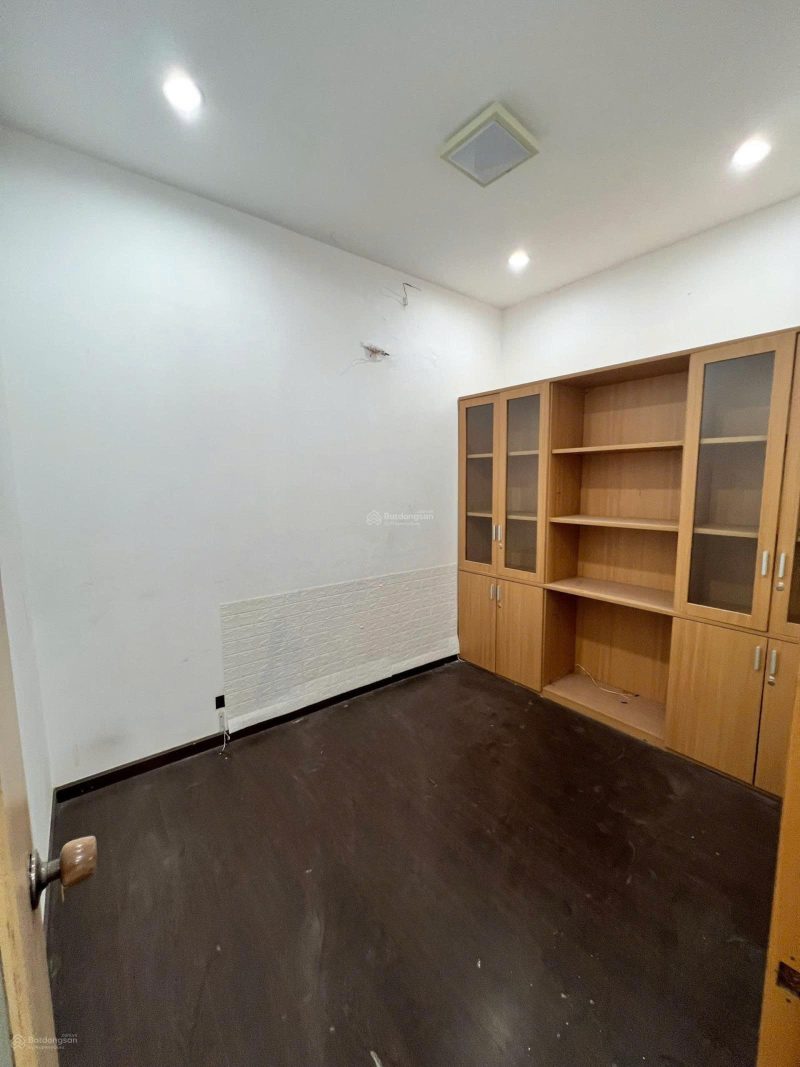 Cho thuê nhà mặt tiền số 396 Nguyễn Thị Minh Khai, Phường 10, Quận 3, Hồ Chí Minh