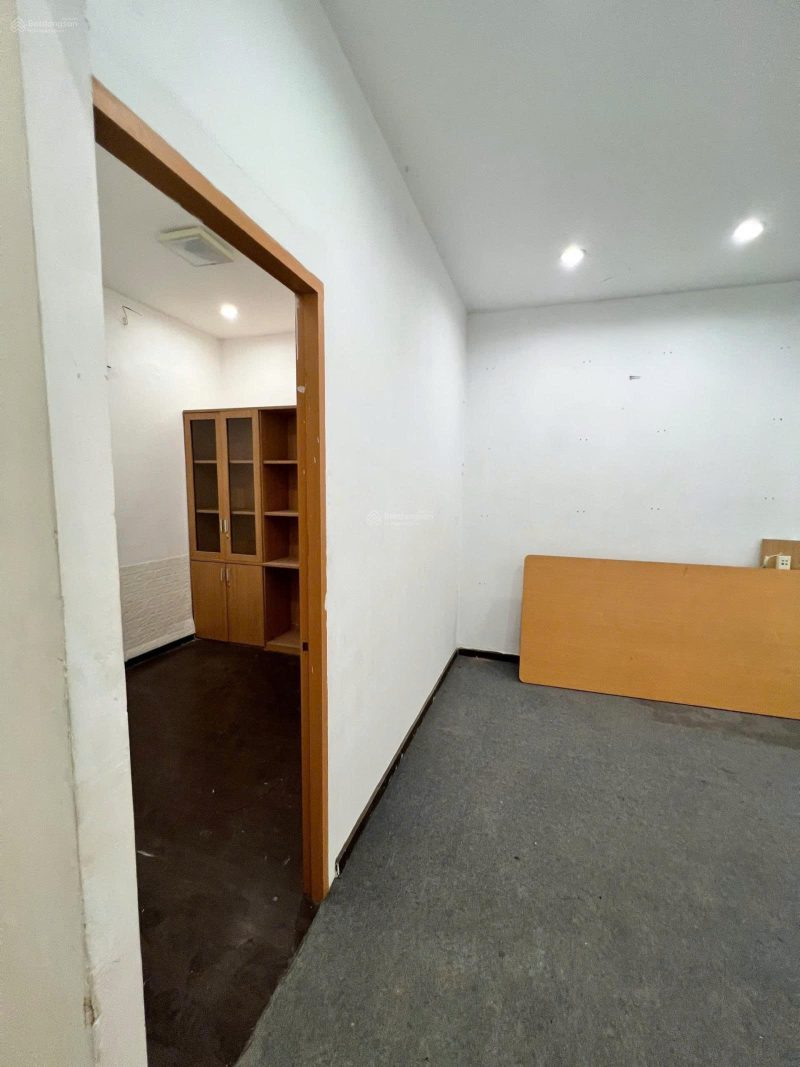 Cho thuê nhà mặt tiền số 396 Nguyễn Thị Minh Khai, Phường 10, Quận 3, Hồ Chí Minh