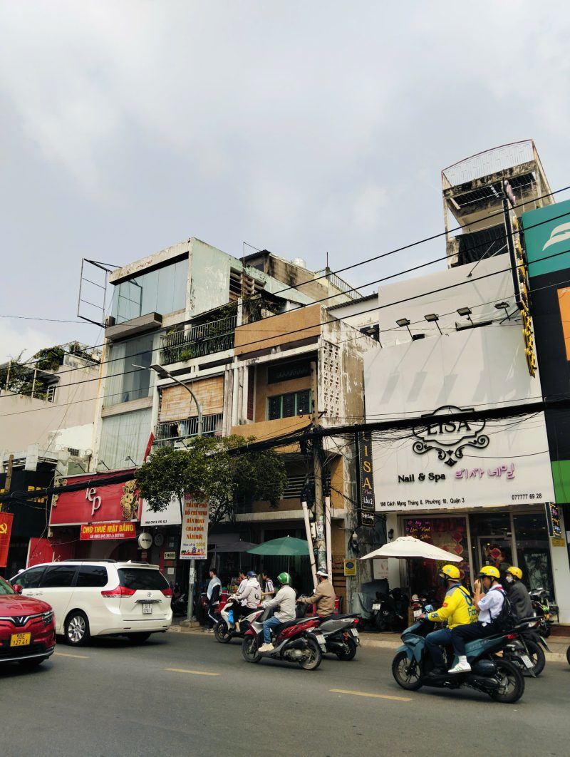 Cho thuê nhà mặt tiền số 196 đường Cách Mạng Tháng Tám, Phường 10, Quận 3, Hồ Chí Minh