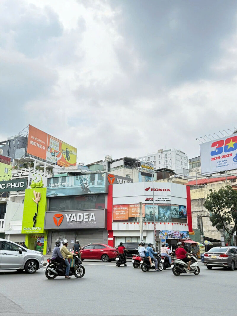 Nhà 2 GÓC MẶT TIỀN cho thuê số 2 đường Cách Mạng Tháng Tám, Phường Bến Thành, Quận 1, Hồ Chí Minh