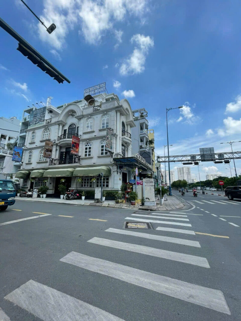 [Góc 2MT Quận 1, Nhận Diện Thương Hiệu Tốt]