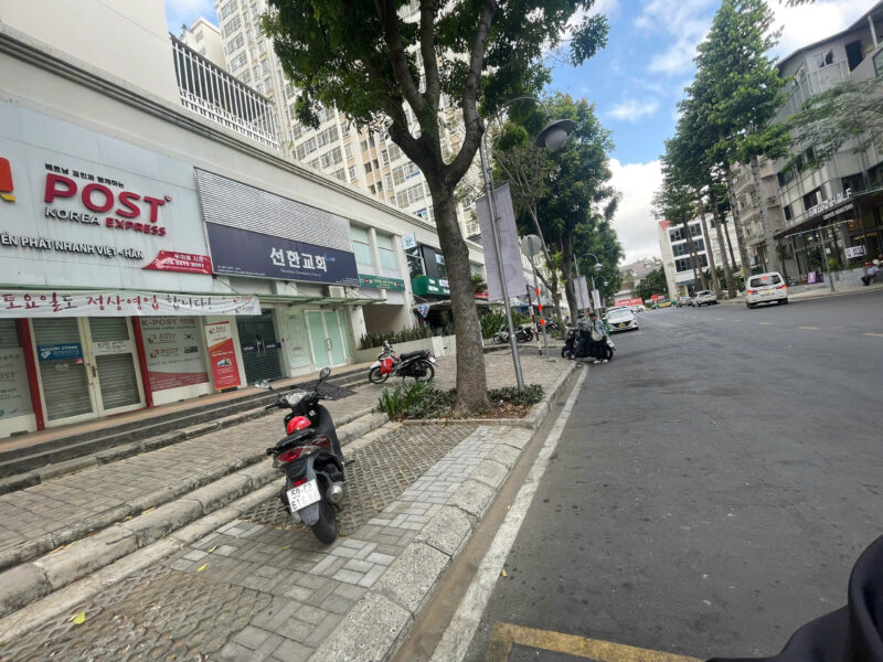 Cho thuê nhà mặt tiền số 20 đường Phạm Văn Nghị, Khu phố Sky Garden 3, lô R1-3, Khu đô thị Phú Mỹ Hưng quận 7, Hồ Chí Minh