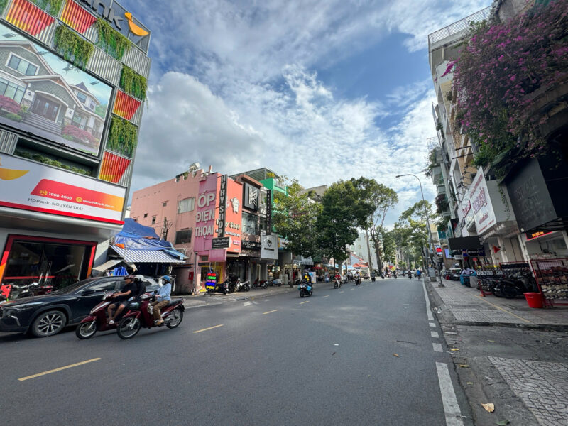 Cho thuê nhà mặt tiền số 197 đường Nguyễn Trãi, Phường 2, Quận 5, Hồ Chí Minh