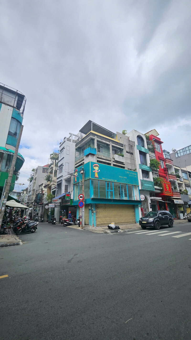 Cho thuê nhà GÓC 2 MẶT TIỀN số 108 đường Nguyễn Thiện Thuật, Phường 2, Quận 3, Hồ Chí Minh