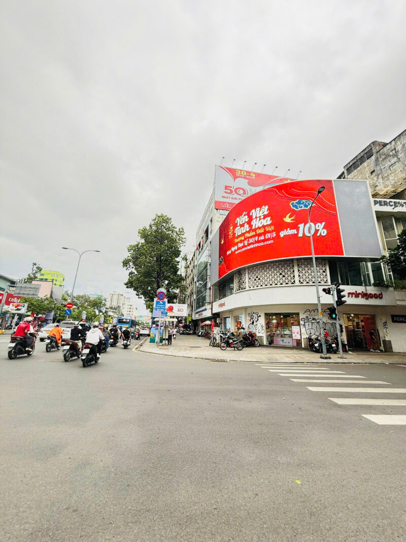 CHO THUÊ NHÀ GÓC 2 MẶT TIỀN SỐ: 211 ĐƯỜNG NGUYỄN THÁI HỌC VÀ PHẠM NGŨ LÃO, PHƯỜNG PHẠM NGŨ LÃO, QUẬN 1