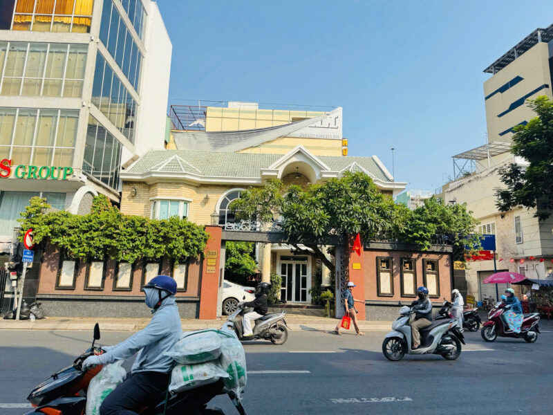 CHO THUÊ NHÀ GÓC 2 MẶT TIỀN SỐ 333 ĐƯỜNG ĐIỆN BIÊN PHỦ, PHƯỜNG 4, QUẬN 3