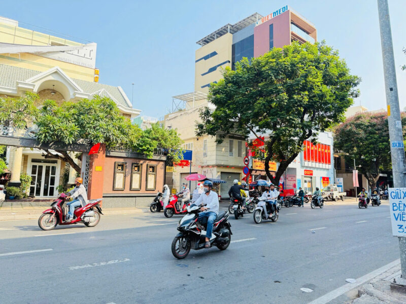 CHO THUÊ NHÀ GÓC 2 MẶT TIỀN SỐ 333 ĐƯỜNG ĐIỆN BIÊN PHỦ, PHƯỜNG 4, QUẬN 3