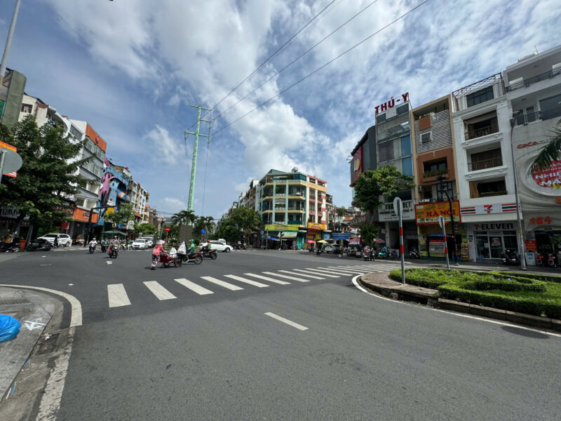 CHO THUÊ NHÀ GÓC 2 MẶT TIỀN 184 PHAN XÍCH LONG PHƯỜNG 2 QUẬN PHÚ NHUẬN, HỒ CHÍ MINH