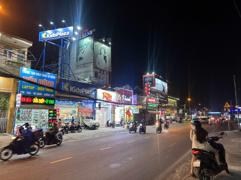 CHO THUÊ NHÀ MẶT TIỀN 141-143 LÊ VĂN VIỆT, PHƯỜNG HIỆP PHÚ, THÀNH PHỐ THỦ ĐỨC, HỒ CHÍ MINH