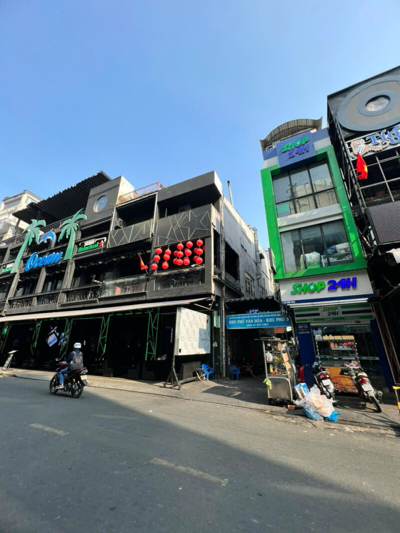CHO THUÊ NHÀ GÓC 2 MẶT TIỀN SỐ 51 ĐƯỜNG BÙI VIỆN, PHƯỜNG PHẠM NGŨ LÃO, QUẬN 1, HỒ CHÍ MINH