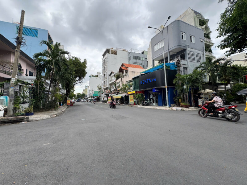 CHO THUÊ NHÀ GÓC 2 MẶT TIỀN SỐ 10 ĐƯỜNG CỬU LONG, PHƯỜNG 15, QUẬN 10, HỒ CHÍ MINH